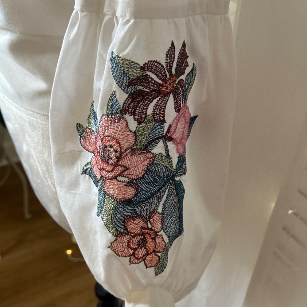 FAVLUX Ivory Blouse with Floral Embroidered Sleeves - Picture 4 of 8